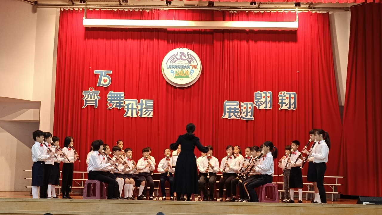 110音樂比賽直笛團賽前演出