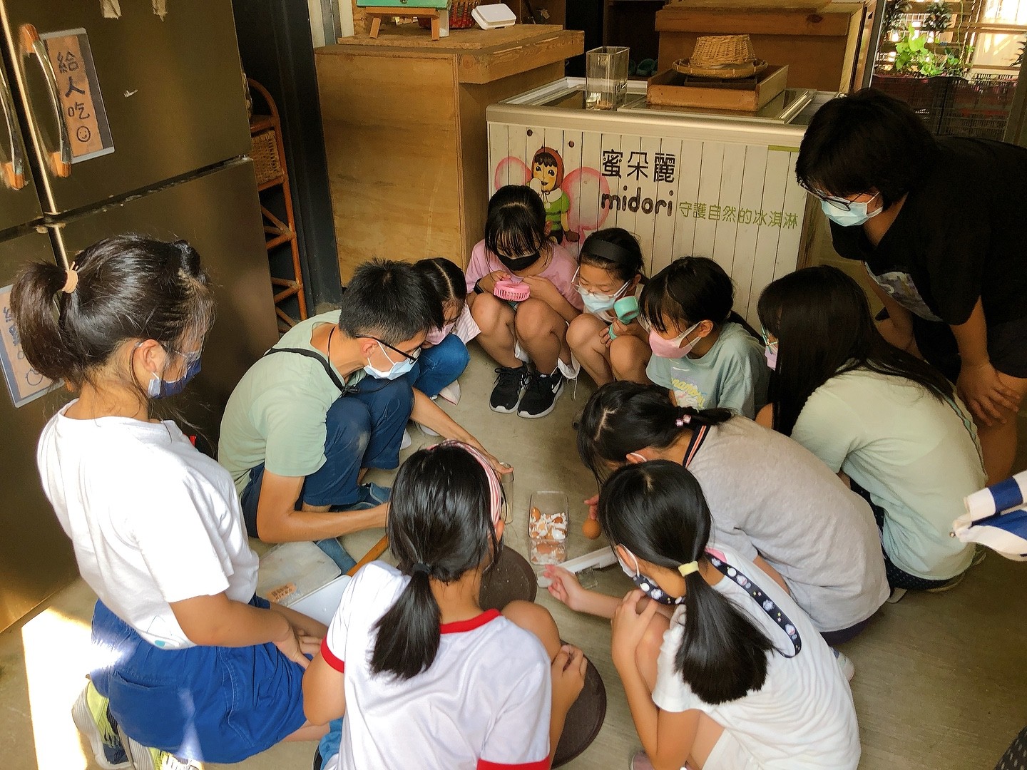 飼養雞隻-備飼料